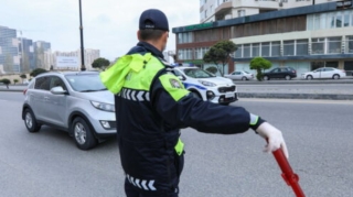 Sürücülük hüququ olmadan avtomobil idarə edən şəxs həbs edildi 