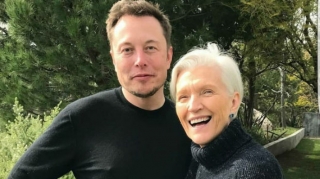 İlon Maskın anası Azərbaycanla bağlı paylaşım edib - FOTO 