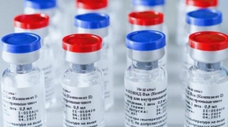 Российскую вакцину от коронавируса направили в регионы