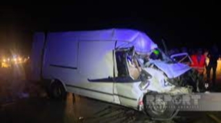 Kürdəmirdə "Ford"  “KamAZ”la toqquşdu: iki nəfər öldü   - FOTO - YENİLƏNİB