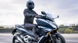 Moped və motosiklet idarə edən azyaşlılar - Qəza zamanı cavabdeh kimdir? 