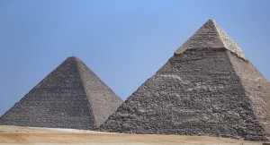 İki min il əvvələ aid sərdabədə onlarla mumiya tapıldı