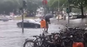 Anomal leysan yağışları paytaxtı iflic etdi - VİDEO