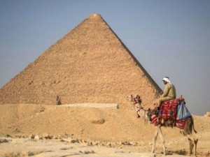 Misir piramidalarını nəhəng insanlar tikib? - Gizli saxlanılan tarixi faktlar