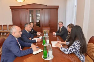 Rövşən Rzayev BQXK-nin nümayəndəsi ilə görüşdü
