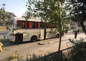 Avtobus partladıldı - FOTO