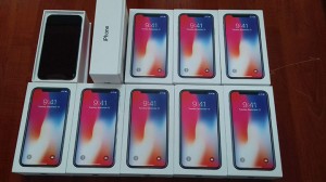 Aeroportda şəxsin corablarından 10 ədəd mobil telefon çıxdı – FOTO + VİDEO