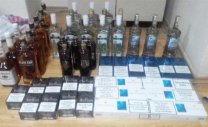 Avtomobildən aksiz markasız xeyli içki və siqaret müsadirə olunub