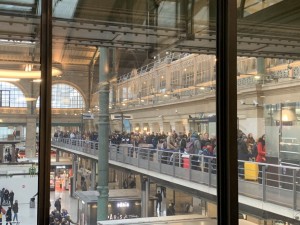 Fransanın nəqliyyat sistemi iflic olub