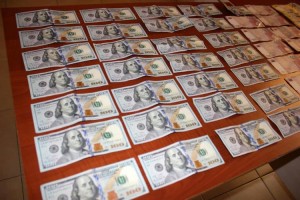 18 yaşlı oğul evdən 47 min dollar oğurlayıb - FOTO