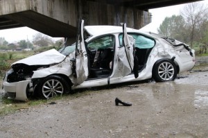 “Škoda” körpüdən aşdı: 2 ölü, 2 yaralı - FOTO + VİDEO