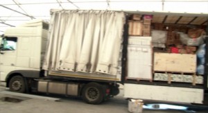 Yük maşınından baytarlıq preparatları və tibbi şampunlar aşkar edilib - FOTO