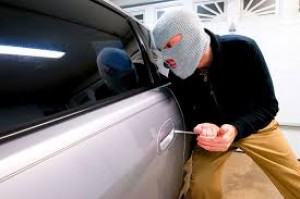 “Mitsubishi”dən 1000 manat oğurlayan şəxs saxlanılıb - Bakıda