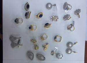 Külli miqdarda zərgərlik məmulatlarının qanunsuz yolla çıxarılmasının qarşısı alınıb - FOTO