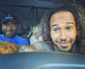 Lüis Hemilton atası ilə məzəli şəklini paylaşıb