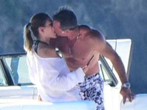 Qardaşı qızı ilə sevişərkən tutulan məşhur aparıcı HƏBS EDİLDİ - FOTO