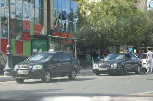 Yol polisi Bakıdakı taksi sürücüləri ilə bacara bilmir... - PROBLEM 