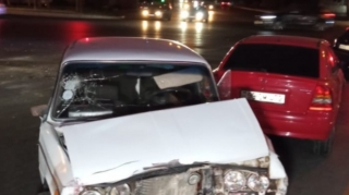 İmişlidə iki avtomobil toqquşub, xəsarət alan var 