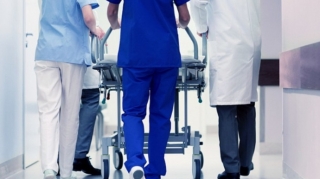 Səbail rayonunda 50 yaşlı kişi bıçaqla boynunu kəsdi