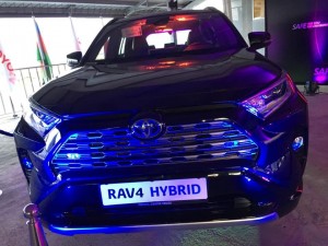 Səs-küyə və zəhərli qazlara son qoyan avtomobil – Toyota RAV4 hibrid