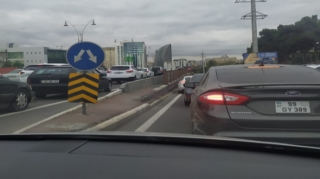 Bakıda onlarla sürücü yollarda qaldı - FOTO 