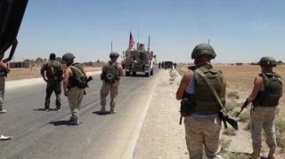 Rusiya hərbçiləri ABŞ hərbi karvanını geri qaytardı  - VİDEO