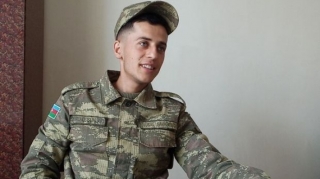 Topçu Vüsal məşhur şəklindən danışdı:  “Yaxın dostumu itirmişdim döyüşlərdə” - MÜSAHİBƏ 