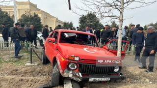 Ağdamda iki avtomobil toqquşdu: sürücü ağır yaralandı  - FOTO