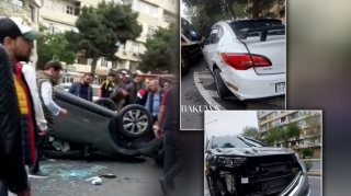 Bakıda iki maşın toqquşdu, biri aşdı - VİDEO 