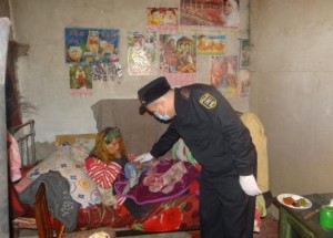 Yevlaxda polislər 20-yə yaxın ailəyə baş çəkib - FOTO