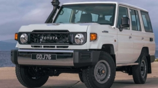 Внедорожник Toyota Land Cruiser получил уникальную 10-местную версию  - ФОТО