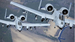 ABŞ ukraynalı pilotlara A-10 hücum təyyarəsində təlim keçir 