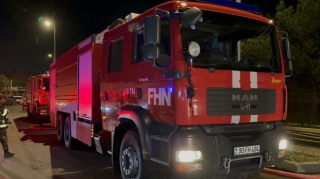 Binəqədidə yanğın baş verən əraziyə polis əməkdaşları da cəlb olunub - VİDEO 