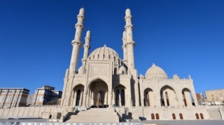 İbadət yerlərinə rəhbərlik edən din xadimləri attestasiya ediləcək 