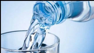 İçdiyimiz mineral sularla bağlı ACI HƏQİQƏTLƏR: Süni qazlar vurulur, marketlərdə. ...  - FOTO