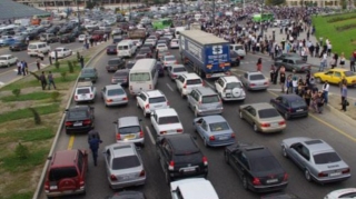 Bakıda nəqliyyatın hərəkəti iflic oldu  - FOTO