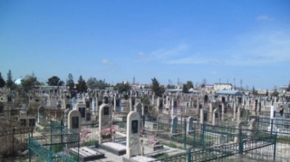 Bakıda qəbiristanlıqda İNSİDENT: Mollanı söydü, həbs olundu 