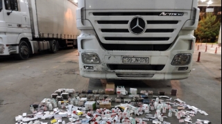 "Mercedes"dən dərman preparatları və patronlar aşkarlanıb - FOTO 