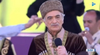 Polad Bülbüloğlu Şuşada mahnı oxudu   - VİDEO