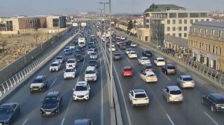 Paytaxtda bu yollarında tıxac var - SİYAHI 