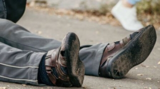 Şirvanda avtomobilin vurduğu kişinin ayaqları sındı