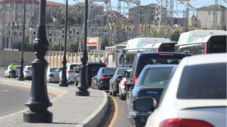 Nazirdən tıxaclarla bağlı tapşırıq - Yol polisi yollarda süni tıxac yaradır? 