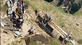 Sərnişin avtobusu 50 m hündürlükdən aşdı, 7 ölü, 22 yaralı var   - FOTO - VİDEO - YENİLƏNİB