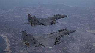 Quş dəstəsinə görə döyüş təyyarələri havaya qaldırıldı 