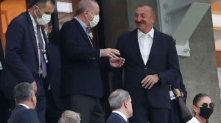 İlham Əliyev və Ərdoğan Türkiyə millisinin oyununu izləyir - FOTO