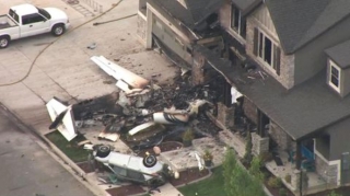 Təyyarə yaşayış evinə çırpıldı;  3 ölü, 1 yaralı  - FOTO + VİDEO