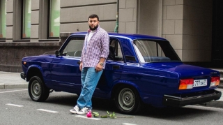 Azərbaycanlı müğənni Dubayda "Jiquli" ALDI - FOTO 