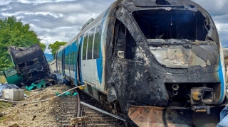 Yük maşını qatarla toqquşub, yaralananlar var - FOTO 
