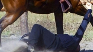 Atdan yıxılan yeniyetmə xəstəxanalıq oldu 