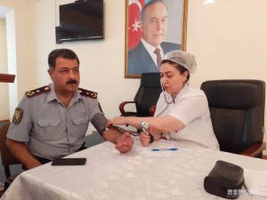 Gəncədə polis əməkdaşları qanvermə aksiyasında iştirak ediblər - FOTO